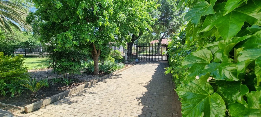 5 Bedroom Property for Sale in Bayswater Free State